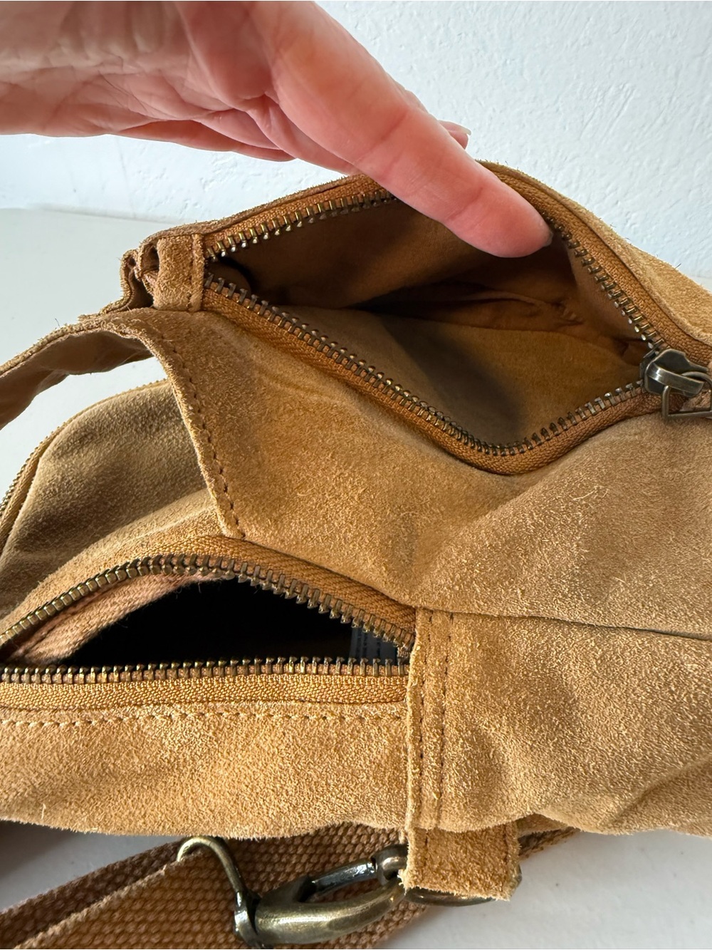 Free People Suede Sling Bag Crossbody Chest Pack Camel Tan Leather - Picture 14 of 14